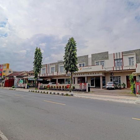Oyo 90347 Hotel Srikandi Syariah Tasikmalaya Exterior photo