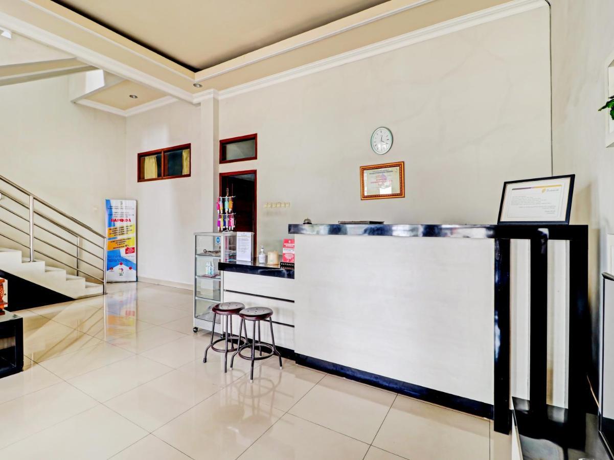 Oyo 90347 Hotel Srikandi Syariah Tasikmalaya Exterior photo