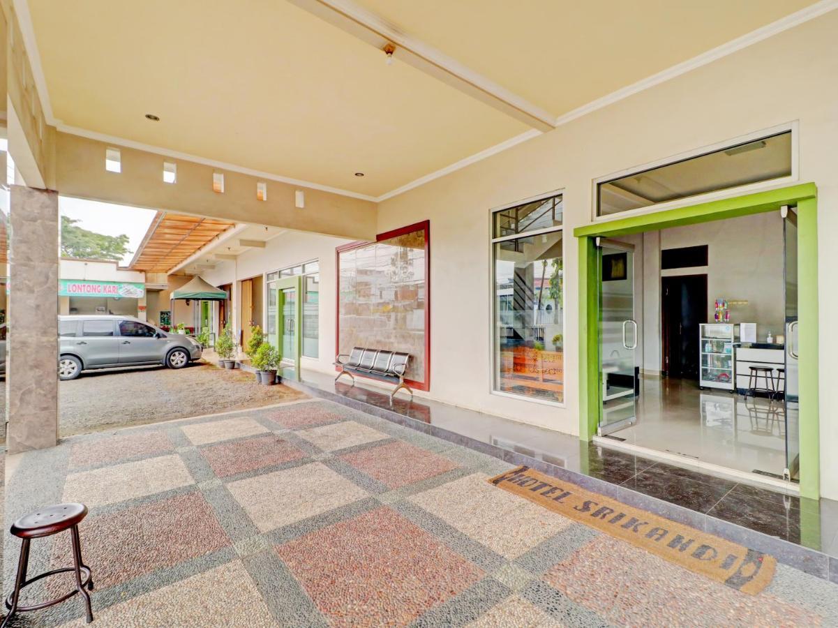 Oyo 90347 Hotel Srikandi Syariah Tasikmalaya Exterior photo